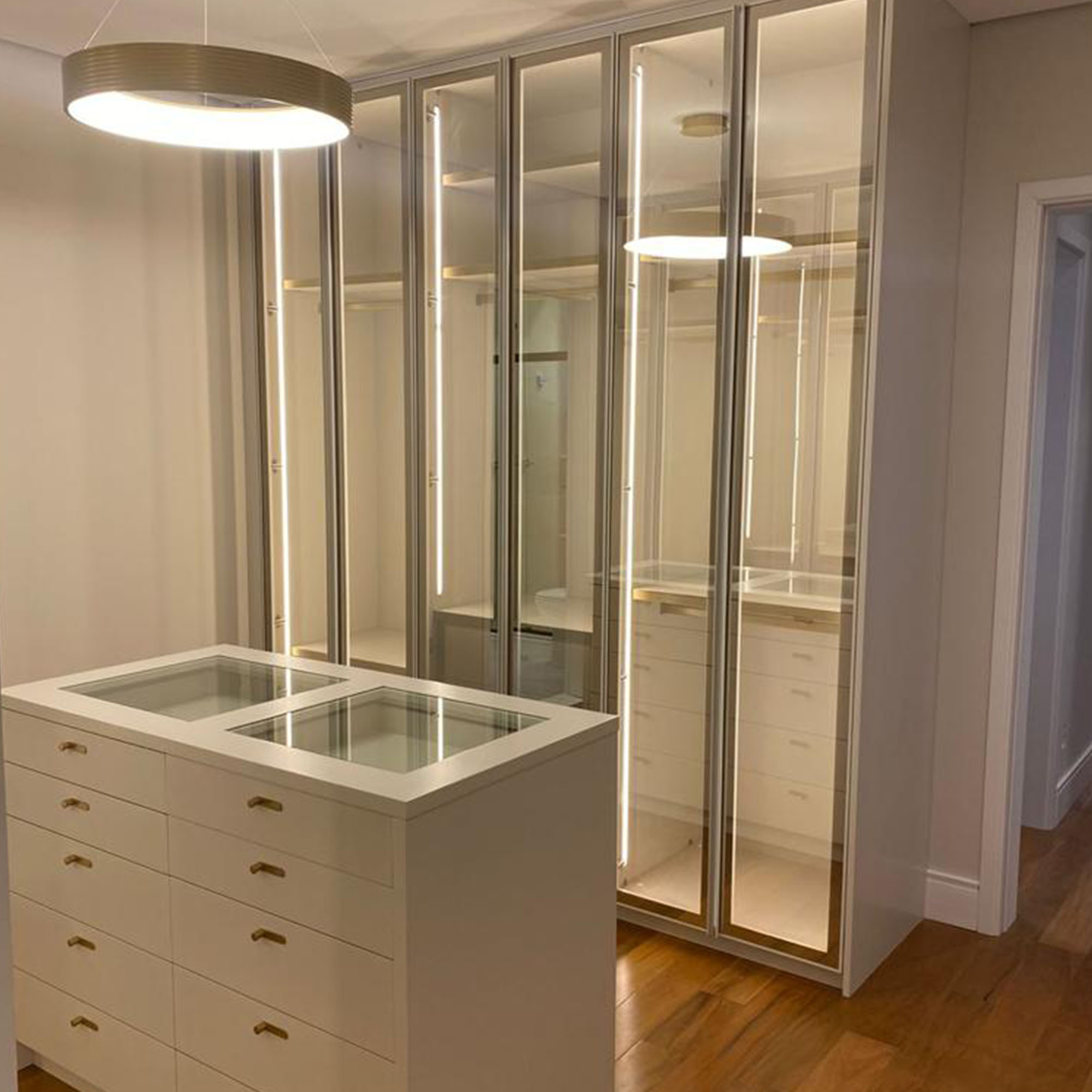Closet do apartamento decorado do Grand Garden Residence Rio Claro